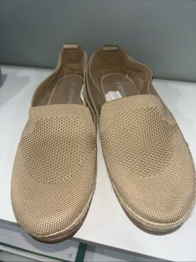 Women's Slip-On Espadrille Loafers in Beige size 9 NWOT